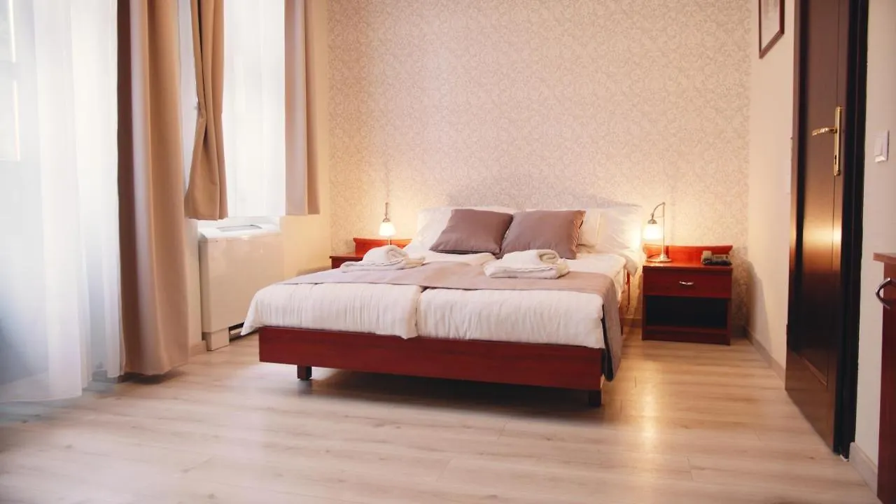 Aqua Villa Eger Hotel